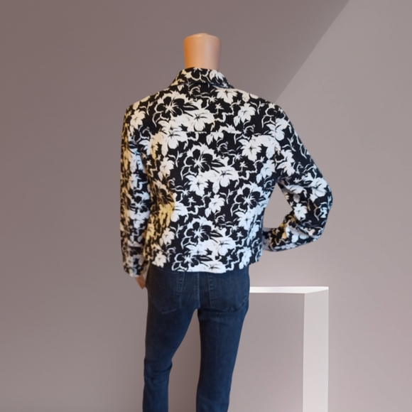 Petite by Michael Phillips Oversized Floral Print Crop Jacket Black/White - Picture 8 of 16